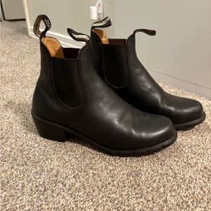 Blundstone Black Leather Heeled Chelsea Boots